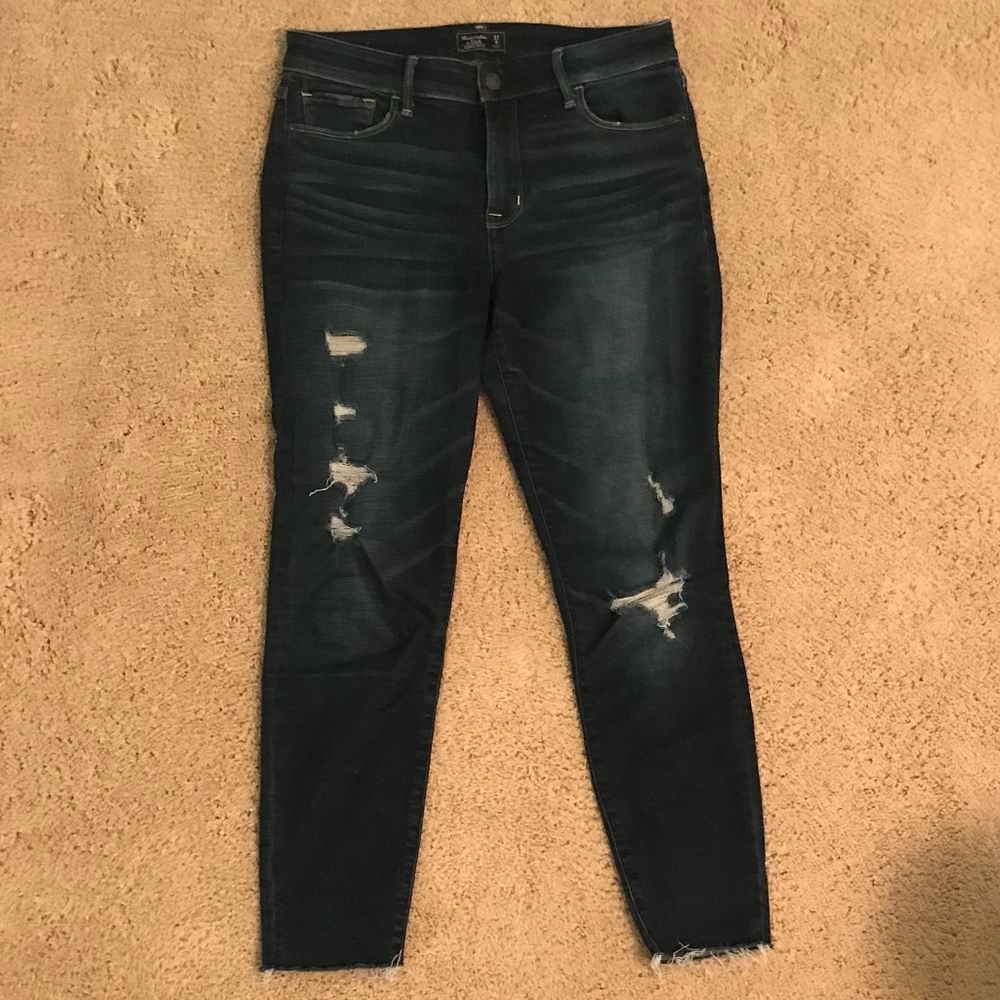 Abercrombie and Fitch cropped skinny jeans size 27